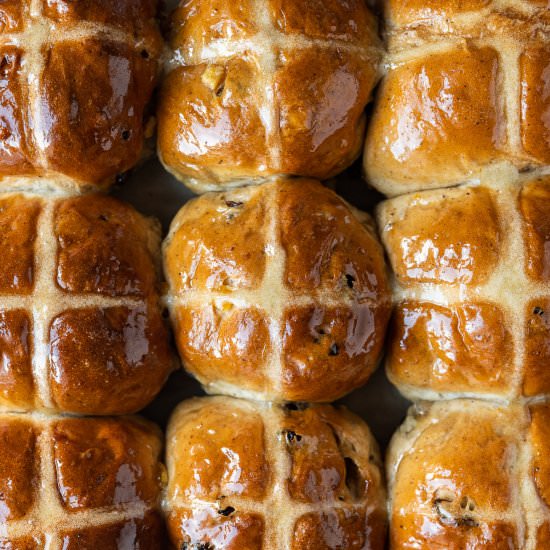 Vegan Hot Cross Buns - Recipe photo by Domestic Gothess