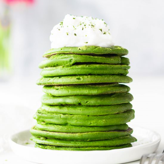 Vegan Dye-Free Green Pancakes - Recipe photo by eatingbyelaine