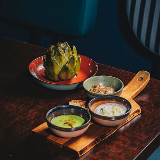 Artichoke with 3 type dips - Recipe photo by Bert007