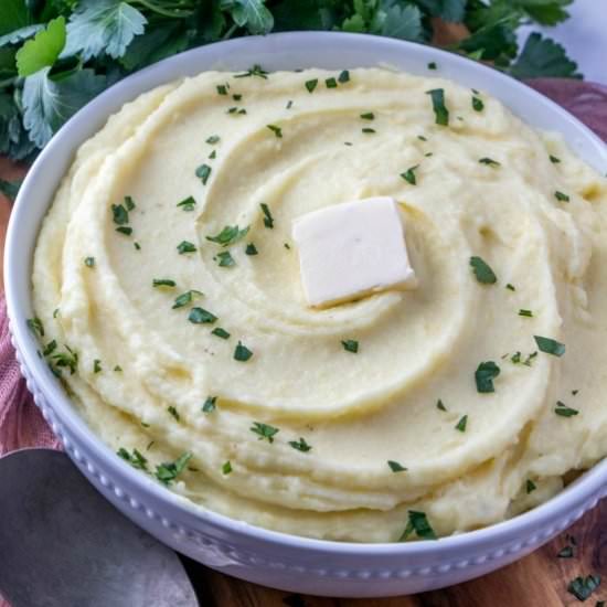 Creamy Mashed Potatoes - Recipe photo by noshingwiththenolands