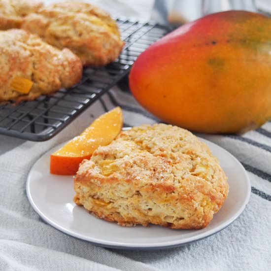Coconut mango scones - Recipe photo by carolinescooking