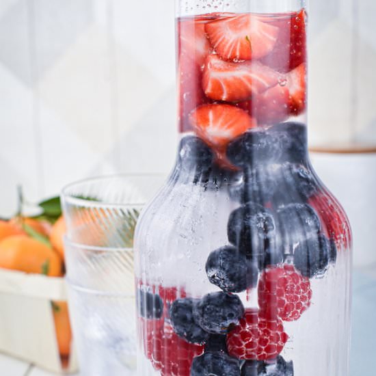 How to Make Fruit-Infused Water - Recipe photo by inthekitchnet