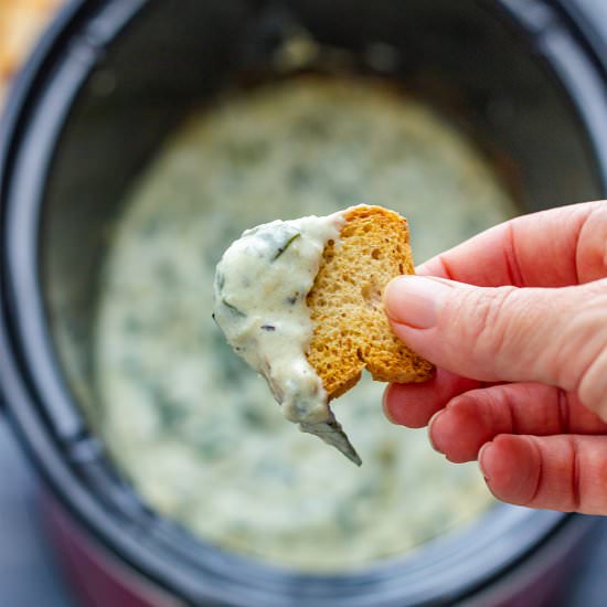 slow cooker spinach artichoke dip - Recipe photo by Appetizer Addiction