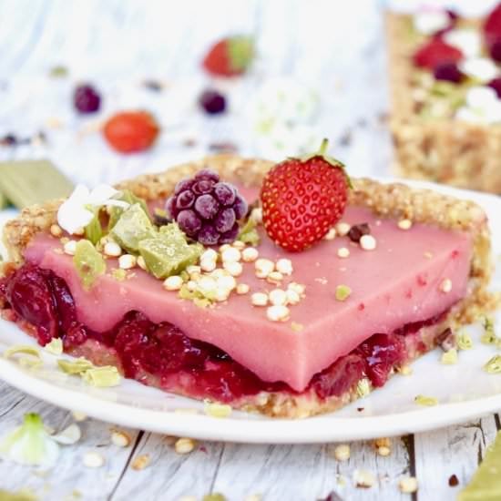 Pink cherry tart - Recipe photo by theveganharmony