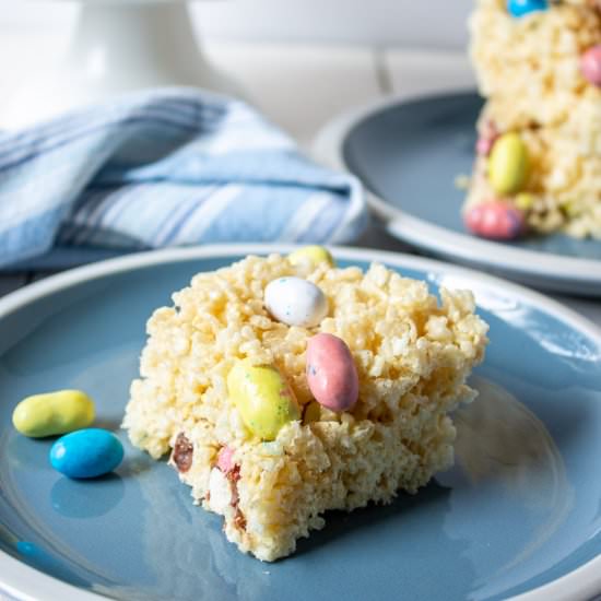 Easter Rice Krispies Treats - Recipe photo by BeyondtheCoop