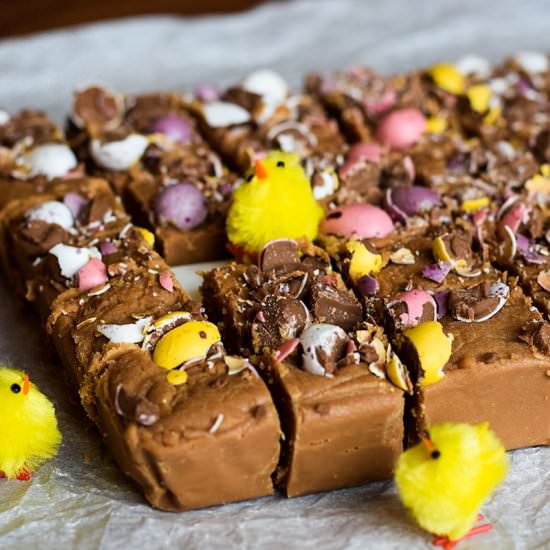 Chocolate Easter Fudge - Recipe photo by Recipe Crumbs