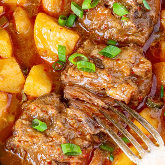 oxtail soup - Recipe photo by cookingwithlei