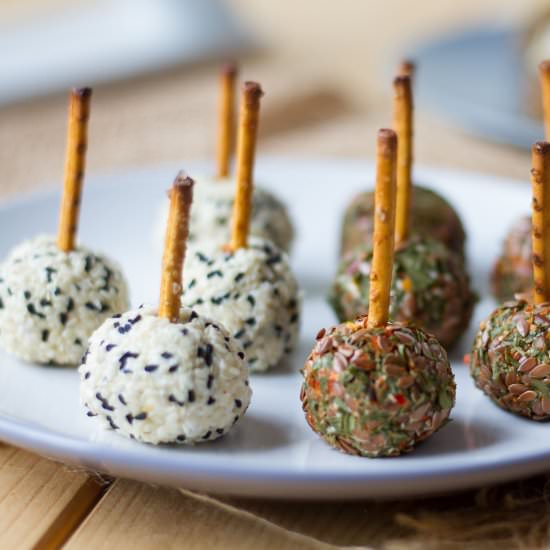Cheese balls - Recipe photo by mecooks.com