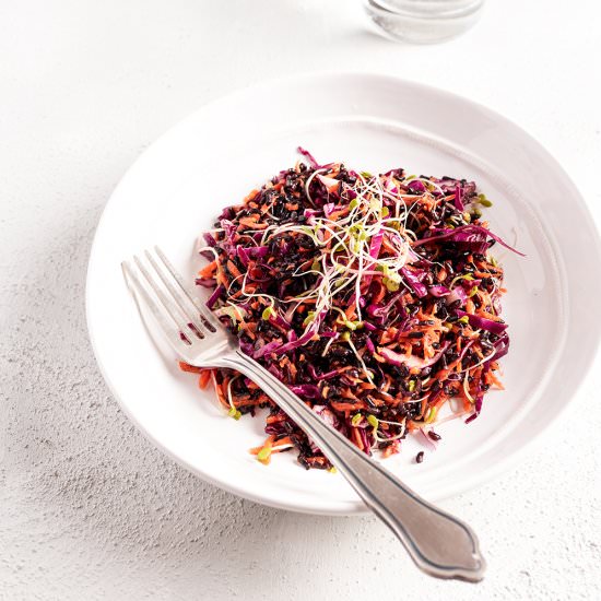 Red cabbage, carrot and black rice - Recipe photo by tastyandfrenchy