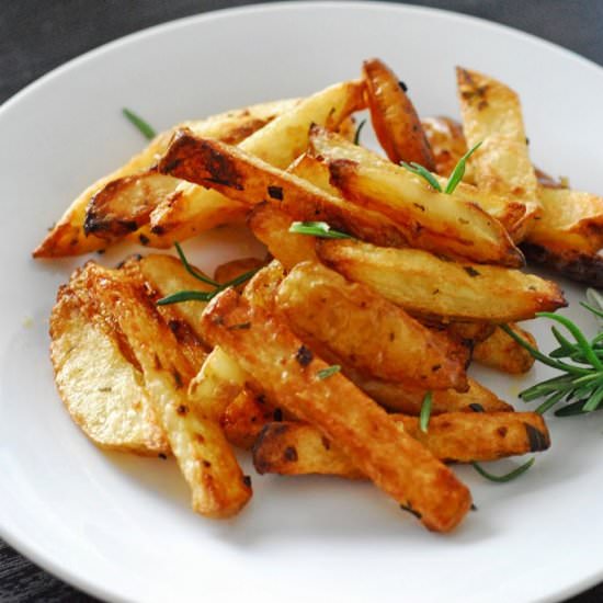 BAKED ROSEMARY GARLIC FRIES - Recipe photo by aducksoven