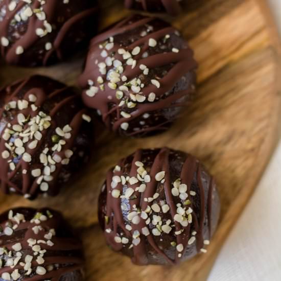Hemp Seed Chocolate Bliss Balls - Recipe photo by lifestyleofafoodie