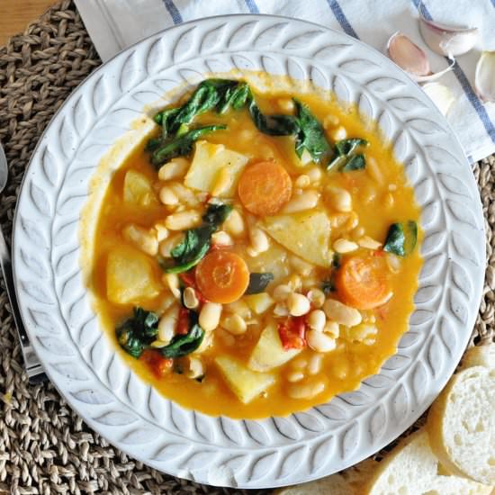 WHITE BEAN & POTATO STEW - Recipe photo by Spain on a Fork