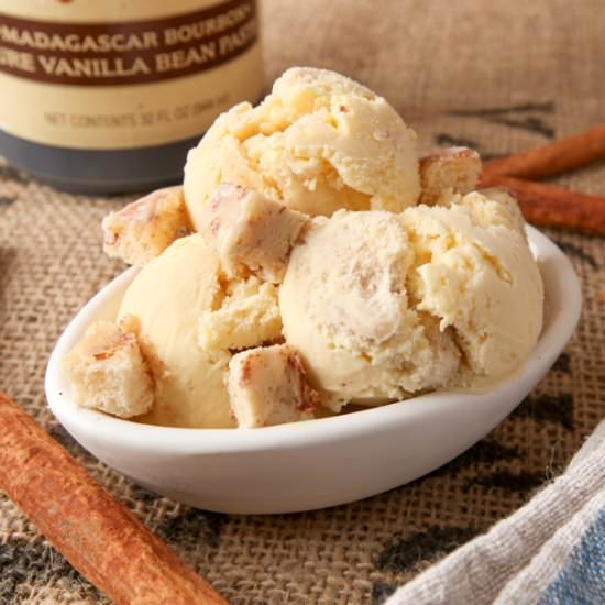 Homemade Cinnamon Roll Ice Cream - Recipe photo by browniebites