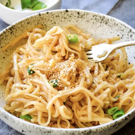 Asain Garlic Noodles - Recipe photo by Kayscleaneats