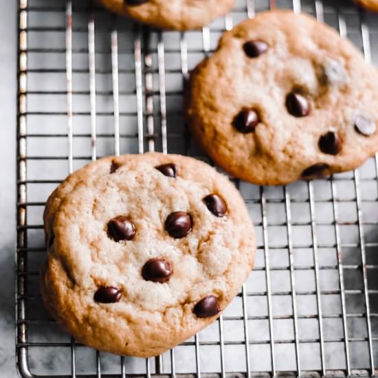 GLUTEN-FREE CHOCOLATE CHIP COOKIES - Recipe photo by laushealthylife