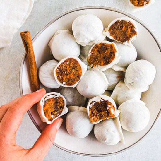 No bake carrot cake balls - Recipe photo by Robust Recipes