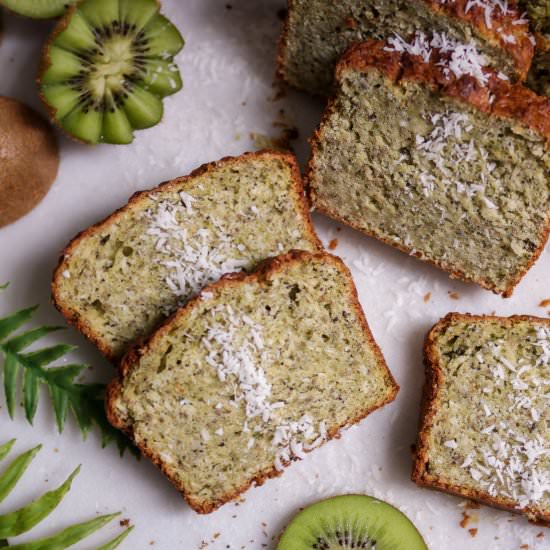 Awesome Vegan Kiwi Cake - Recipe photo by veggi.es