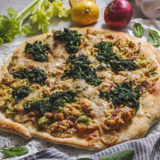 Vegan Tuna Pizza with Spinach - Recipe photo by veggi.es