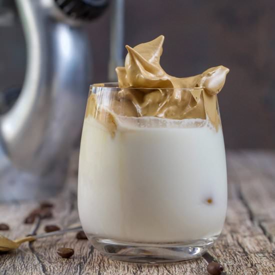 KETO DALGONA COFFEE - Recipe photo by Mad Creations HUb