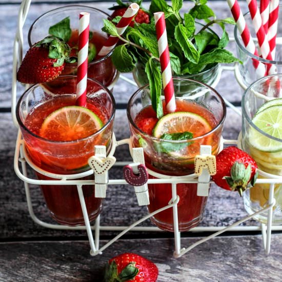 strawberry limeade - Recipe photo by easyfoodsmith
