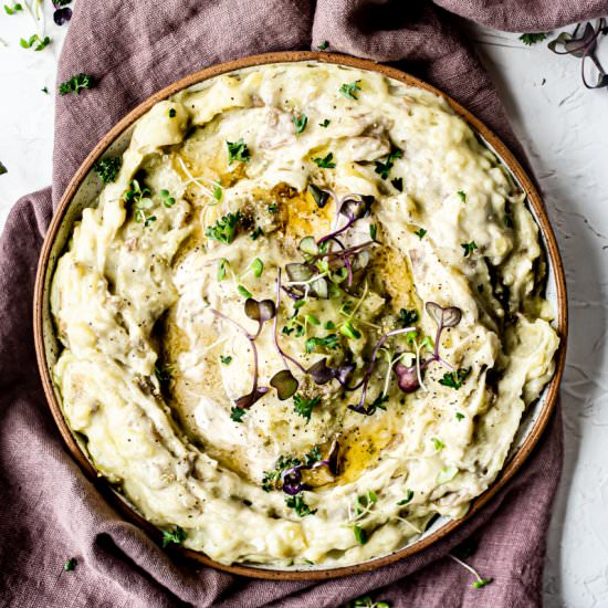 Vegan Creamy Dirty Mashed Potatoes - Recipe photo by Healthy Little Vittles