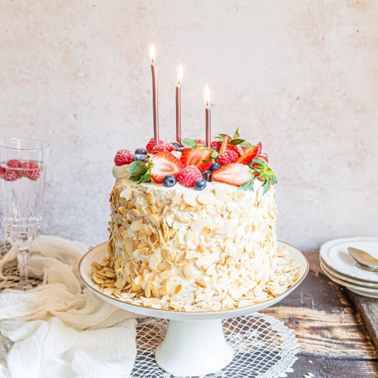 CAKE WITH FRESH FRUIT AND MASCARPON - Recipe photo by My Fat Me Ania