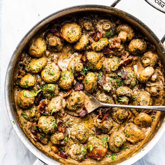 Creamy Garlic Mushrooms with Bacon - Recipe photo by The Endless Meal
