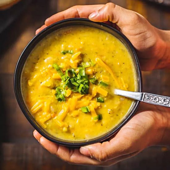 Instant Pot Broccoli Cheddar Soup - Recipe photo by SimmertoSlimmer