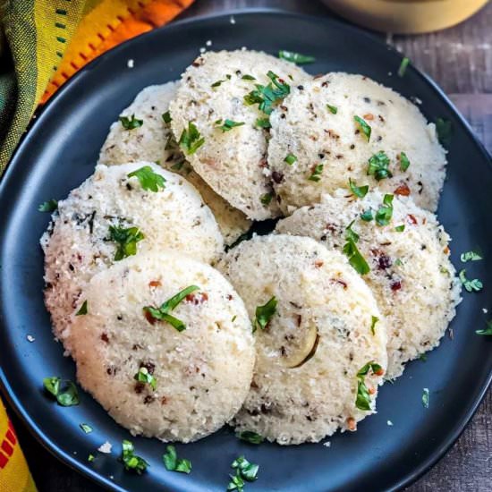 Instant Rava Idli - Recipe photo by SimmertoSlimmer