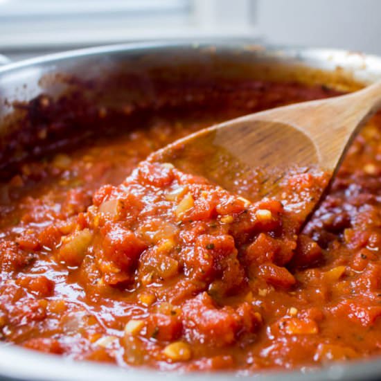 Back to Basics: Tomato Sauce - Recipe photo by Lightingthepilot