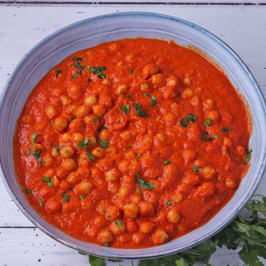 Saucy chickpeas romesco - Recipe photo by veganwithgusto