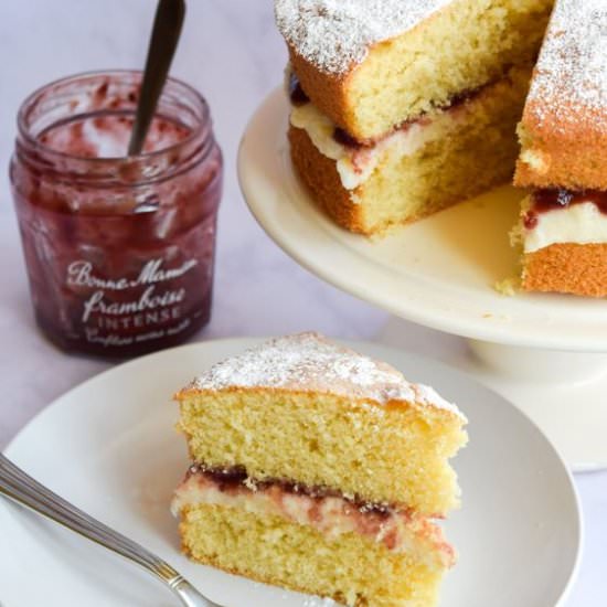 Duck Egg Victoria Sponge Cake - Recipe photo by missrachelphipps