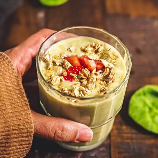 Banana Spinach Strawberry Smoothie - Recipe photo by SimmertoSlimmer