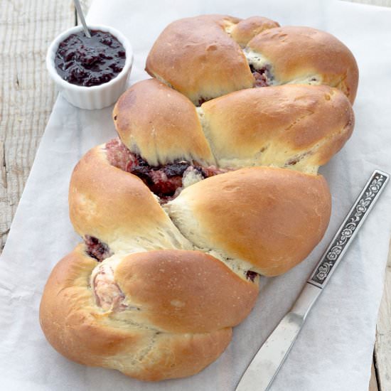 Sweet braid with jam - Recipe photo by lericettediluci