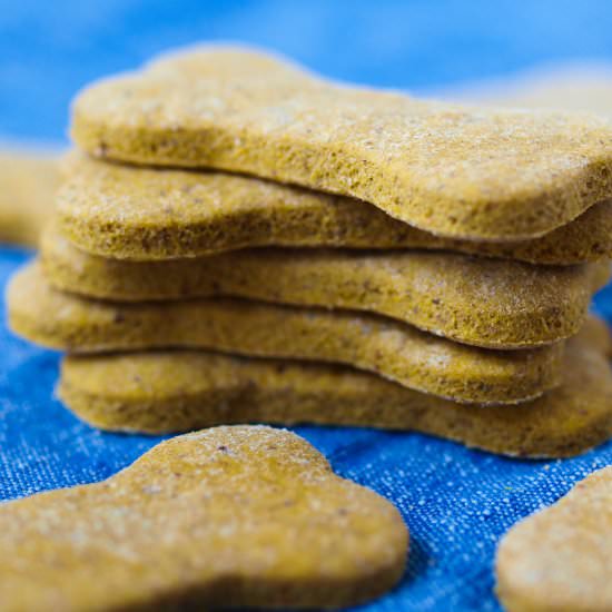 Homemade Pumpkin Dog Treats - Recipe photo by MaesMenu