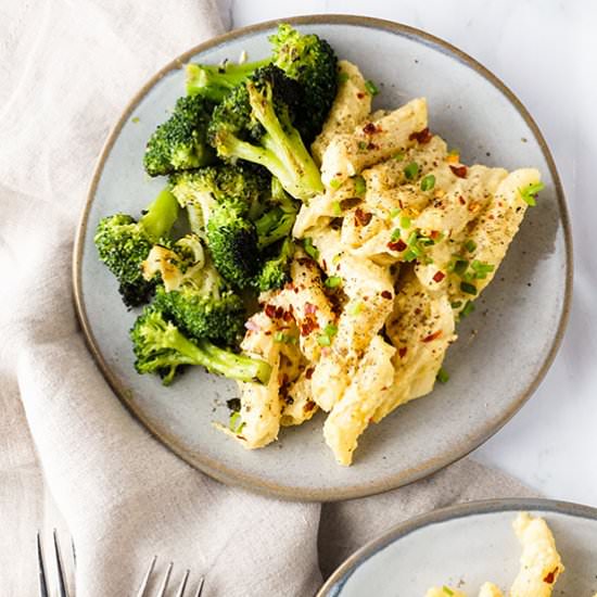 Vegan Creamy Garlic Pasta - Recipe photo by Hungry Haley