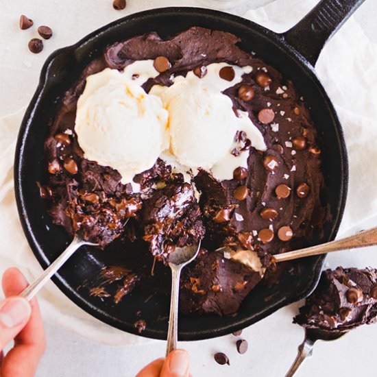 Flourless Skillet Brownie - Recipe photo by Robust Recipes