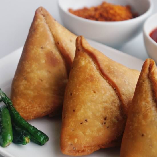 Khasta punjabi samosa - Recipe photo by Flavours on Plate