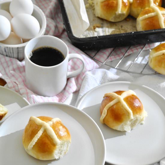 coconut pomelo hot cross buns - Recipe photo by tentimestea