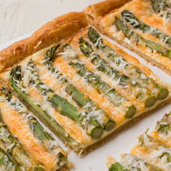 Asparagus tart with puff pastry - Recipe photo by lifestyleofafoodie