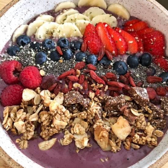 Berry Acai Bowl - Recipe photo by fridaynightpizza