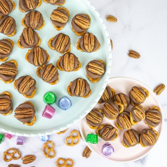 Rolo Chocolate Turtles - Recipe photo by House of Elyn Ryn