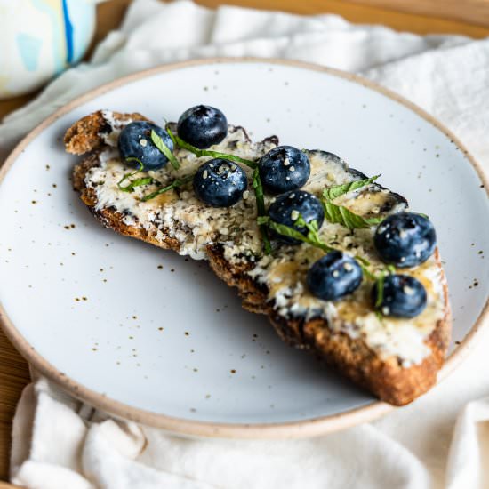 Goat Cheese Toast - Recipe photo by leisurefanclub