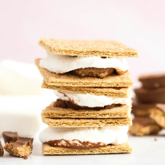 Microwavable S’mores - Recipe photo by SimplyMadeRecipes
