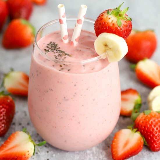 Strawberry Banana Smoothie - Recipe photo by SimplyMadeRecipes