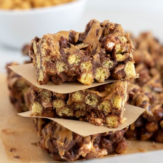 Chocolate Peanut Butter Cereal Bar - Recipe photo by themarblekitchen