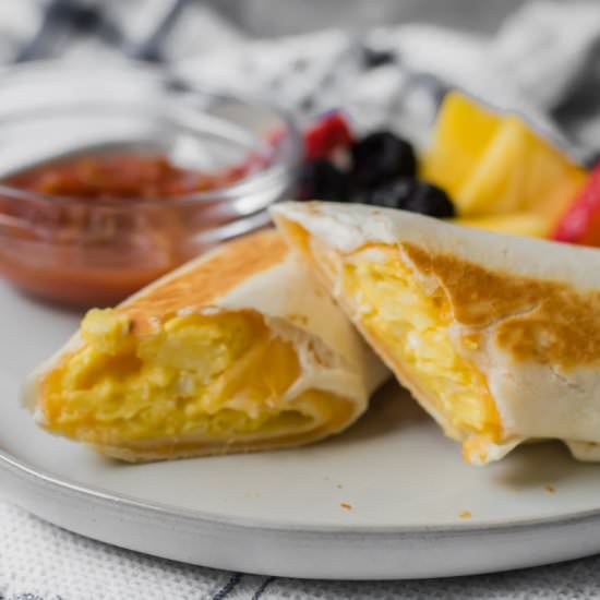 Easy Cheesy Breakfast Burritos - Recipe photo by simplegraytshirt