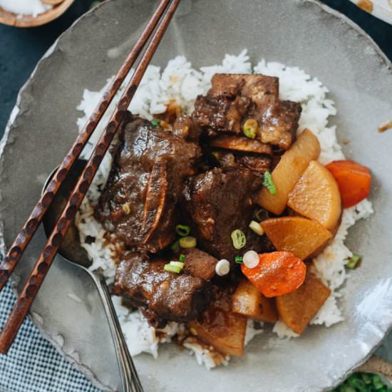 Korean Instant Pot Short Ribs - Recipe photo by omnivorescookbook