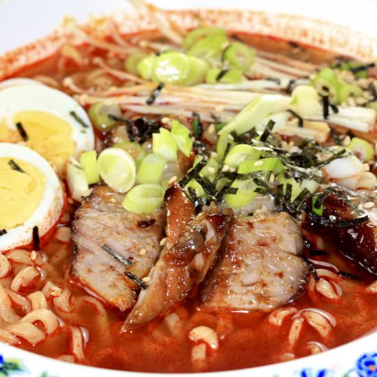 Instant Noodles With Hoisin Pork - Recipe photo by explorecookeat