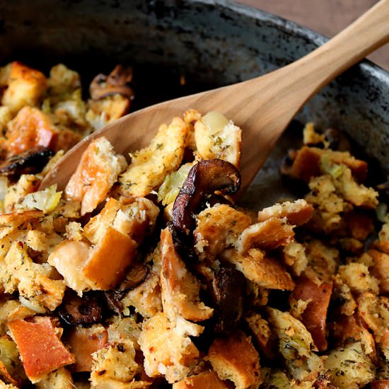 Garlic Bread Stuffing - Recipe photo by SimplyHappenings